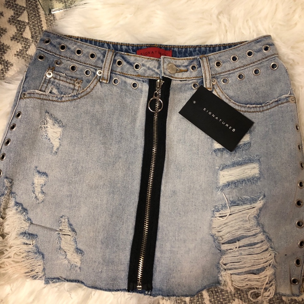 Signature 8 distressed denim skirt